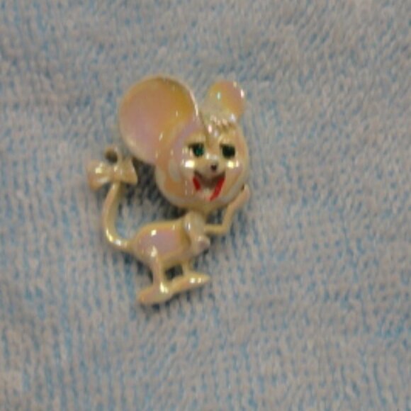 𝅺Vintage Enamel Mouse Pair Mice Green Rhinestone Eyes - Picture 2 of 9